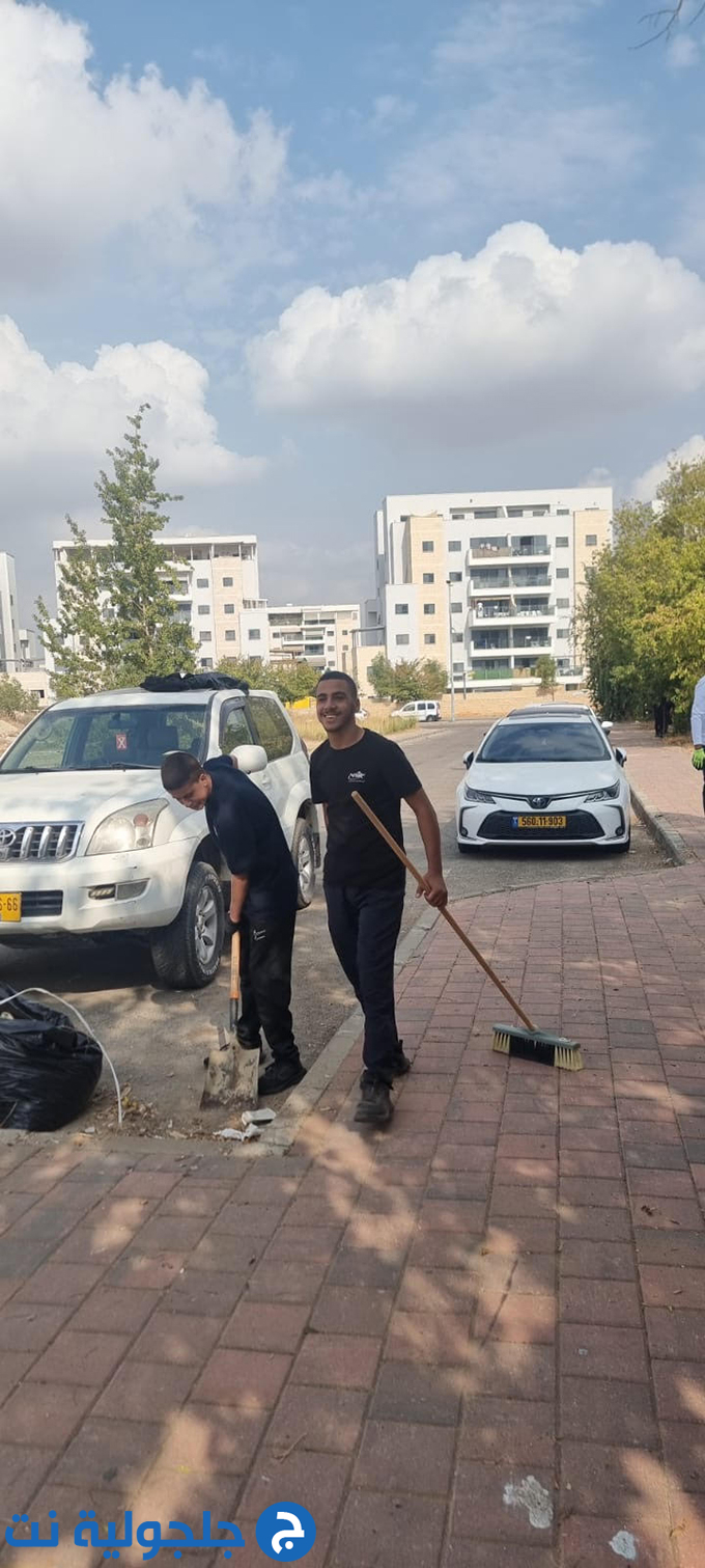 يومًا مميزًا للتطوع بمشاركة جميع الطلاب في مدرسة اورط التكنولوجية العربية الرملة